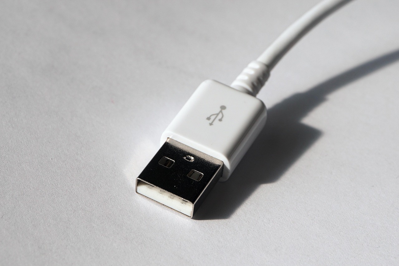 V8 Data Cable RS24 view 4